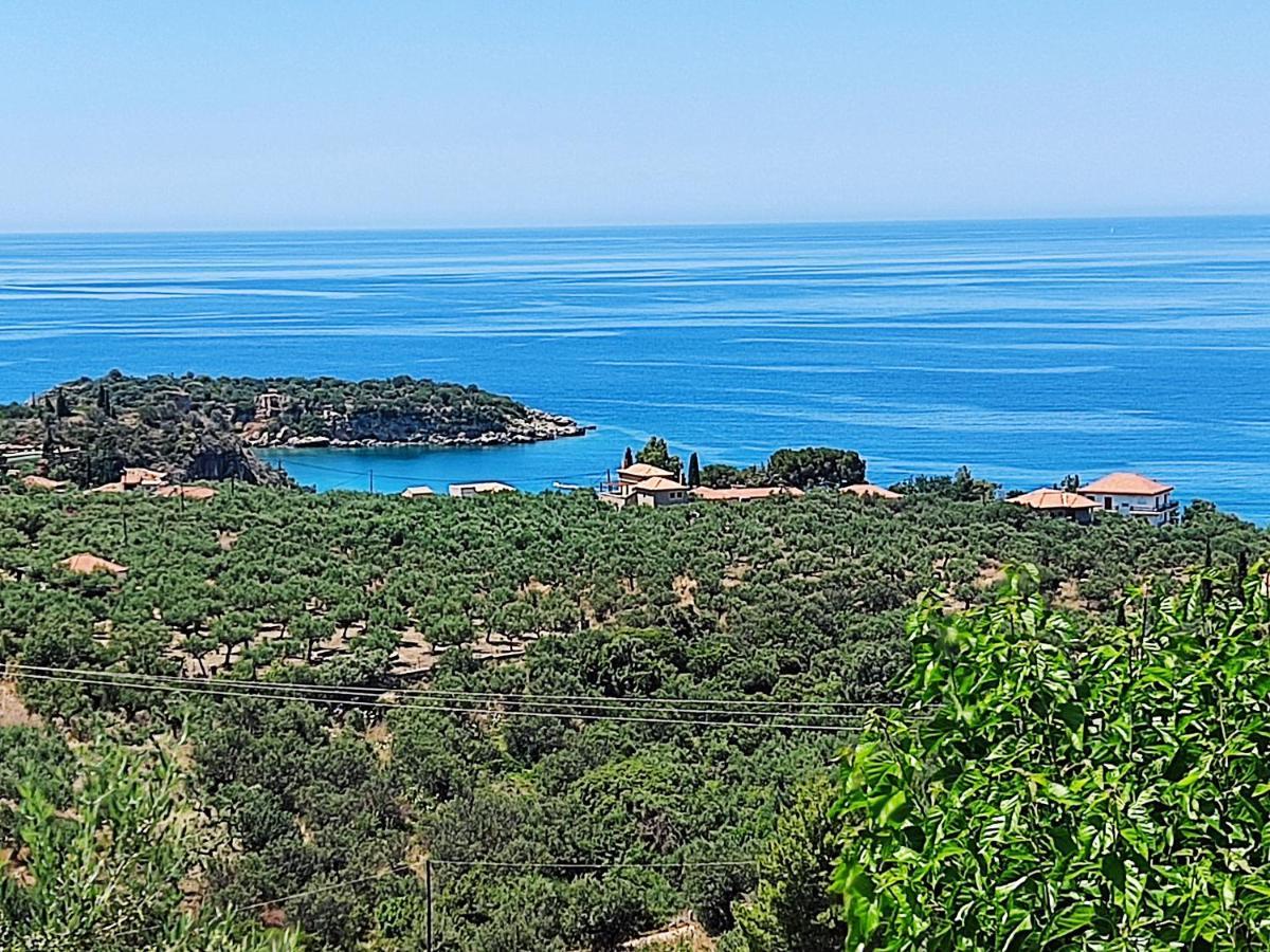 Athina's Stone House In Kardamyli